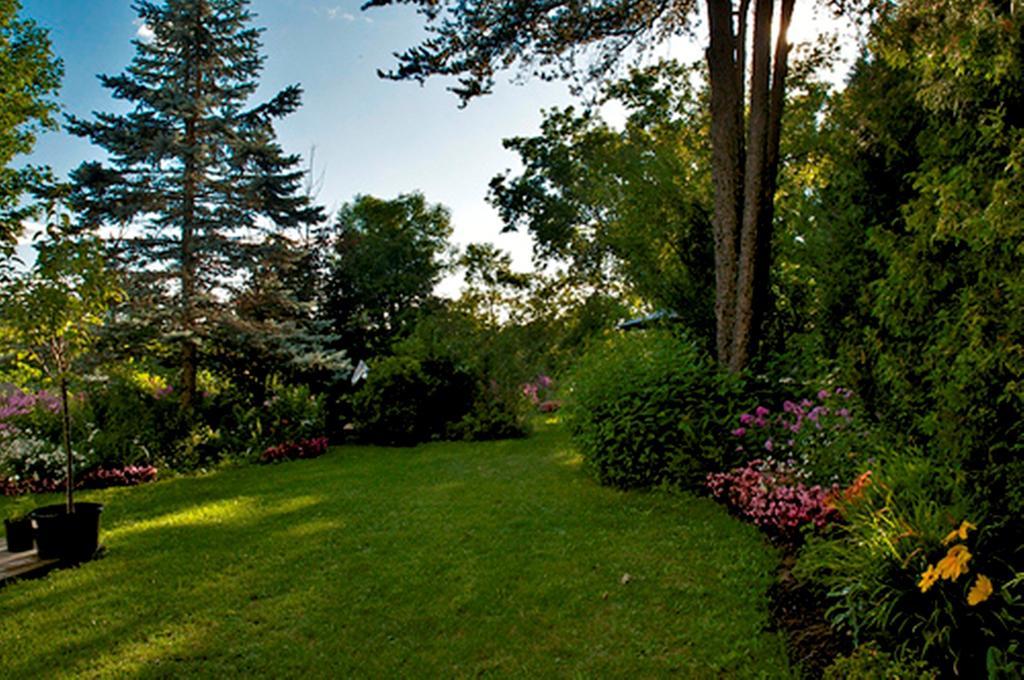 Gite Au Pied Du Courant De Gilbert Desjardins Mont-Laurier Esterno foto